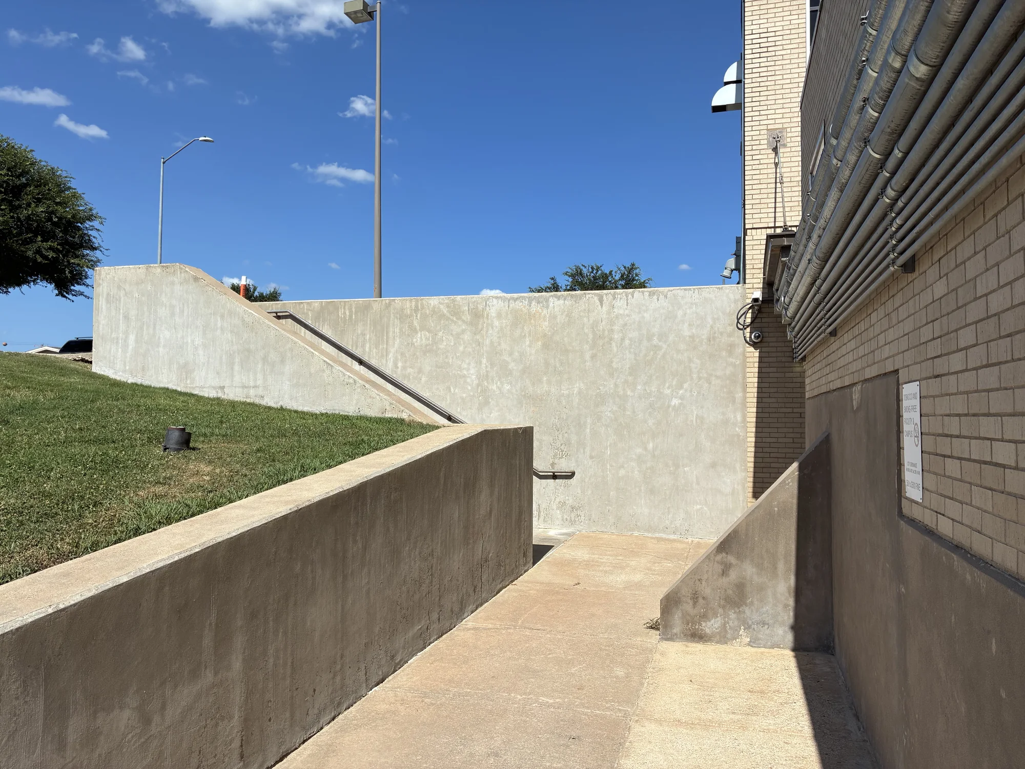 Commercial ramp and walls after cleaning